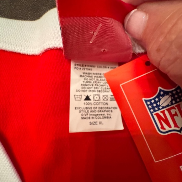 WOMENS - TAMPA BAY BUCCANEERS NFL JERSEY - SIZE XL - Picture 3 of 15